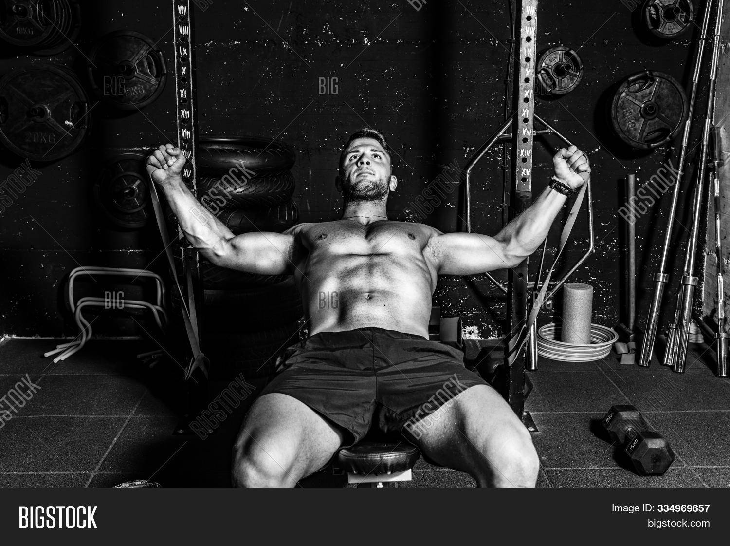 4 EXERCISE FOR MUSCULAR CHEST